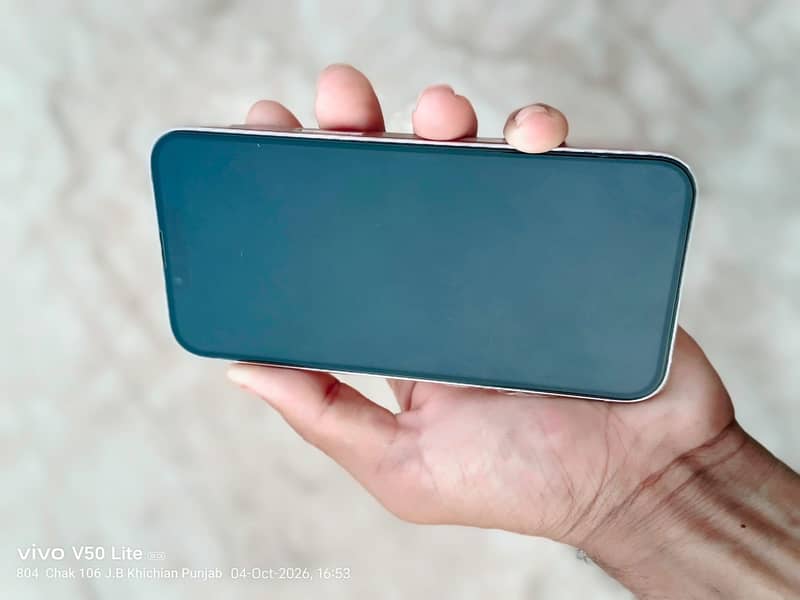 Apple iPhone 13 7
