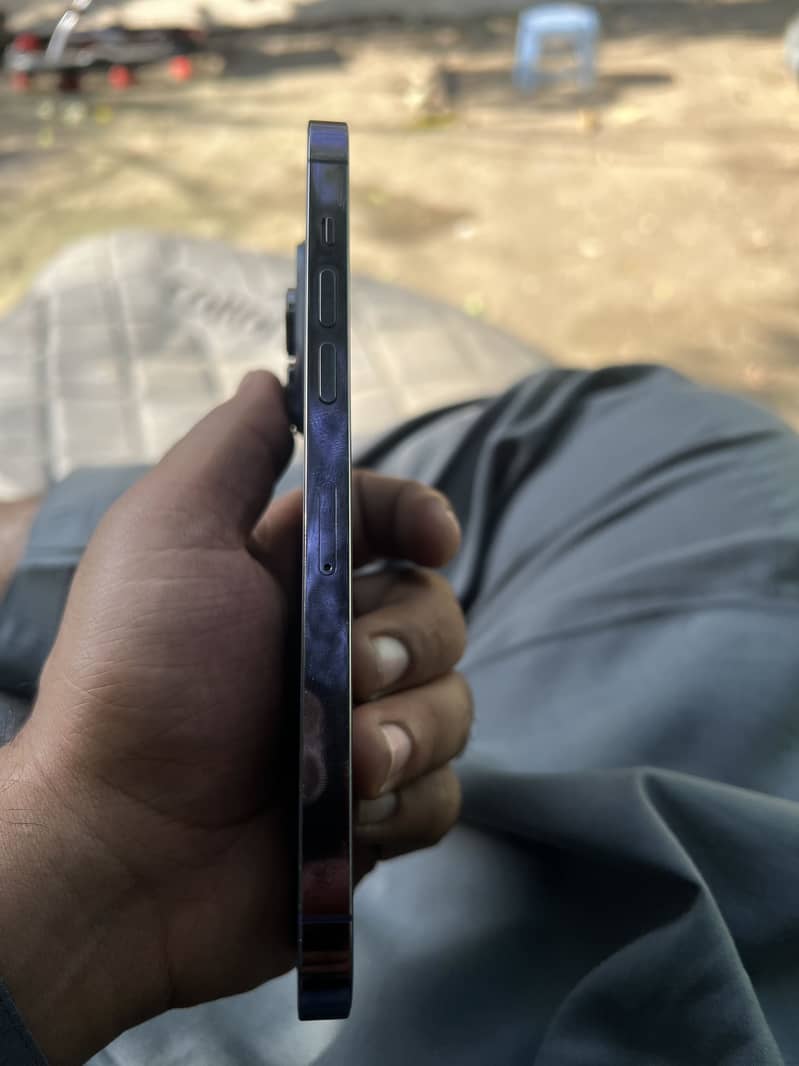 Apple iPhone 14 Pro Max 1