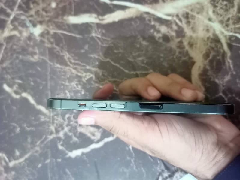 Apple iPhone 13 Pro 1
