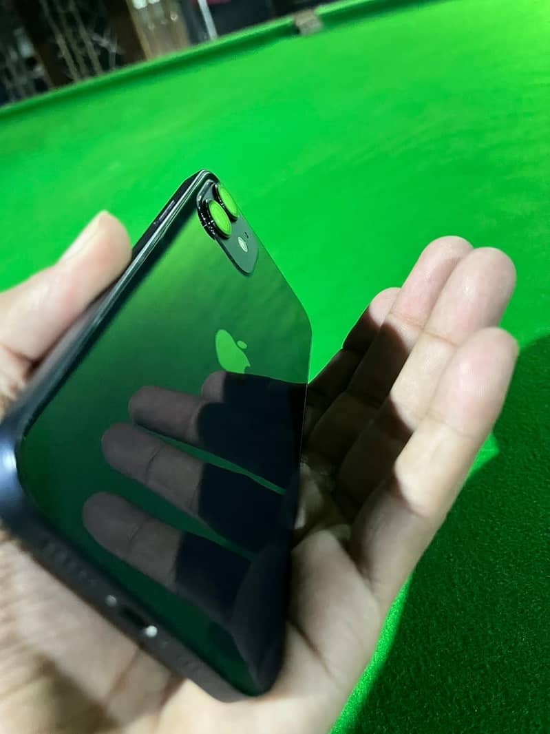 Apple iPhone 12 4