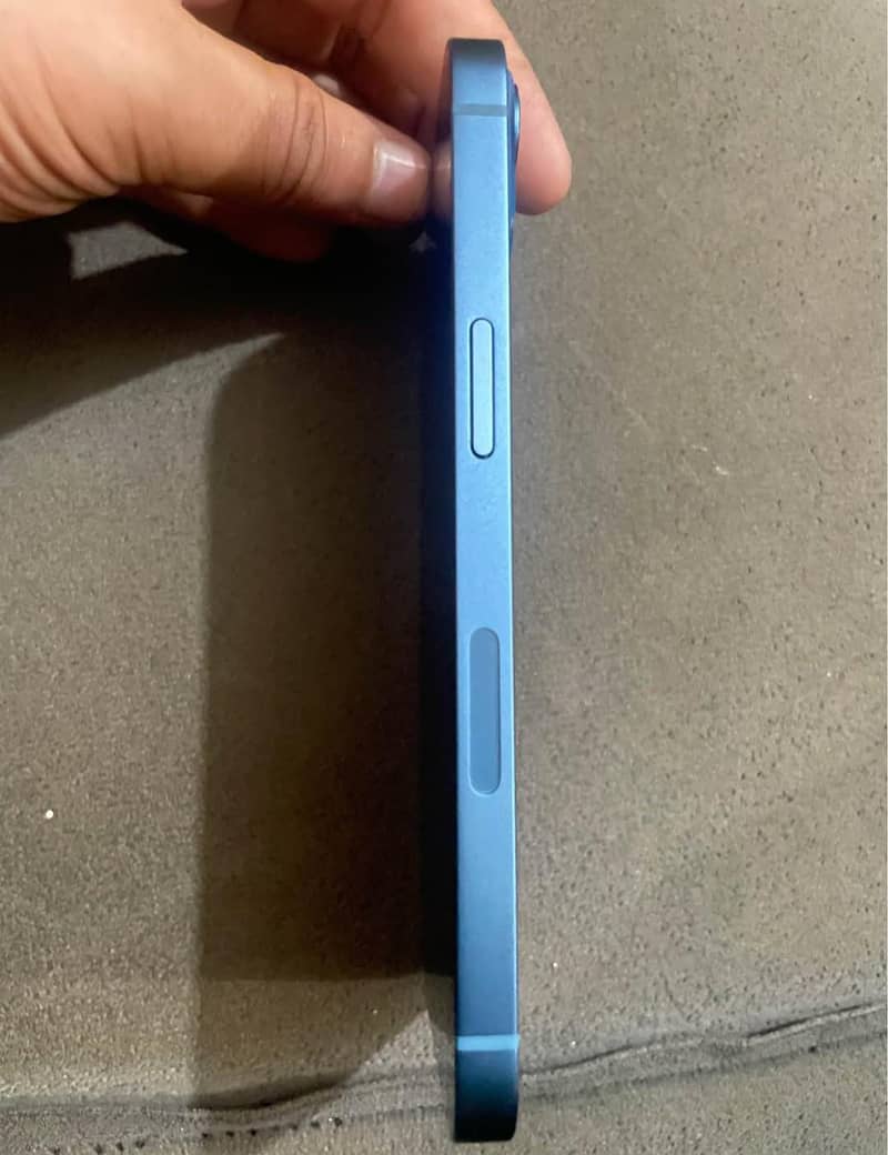 Apple iPhone 13 1
