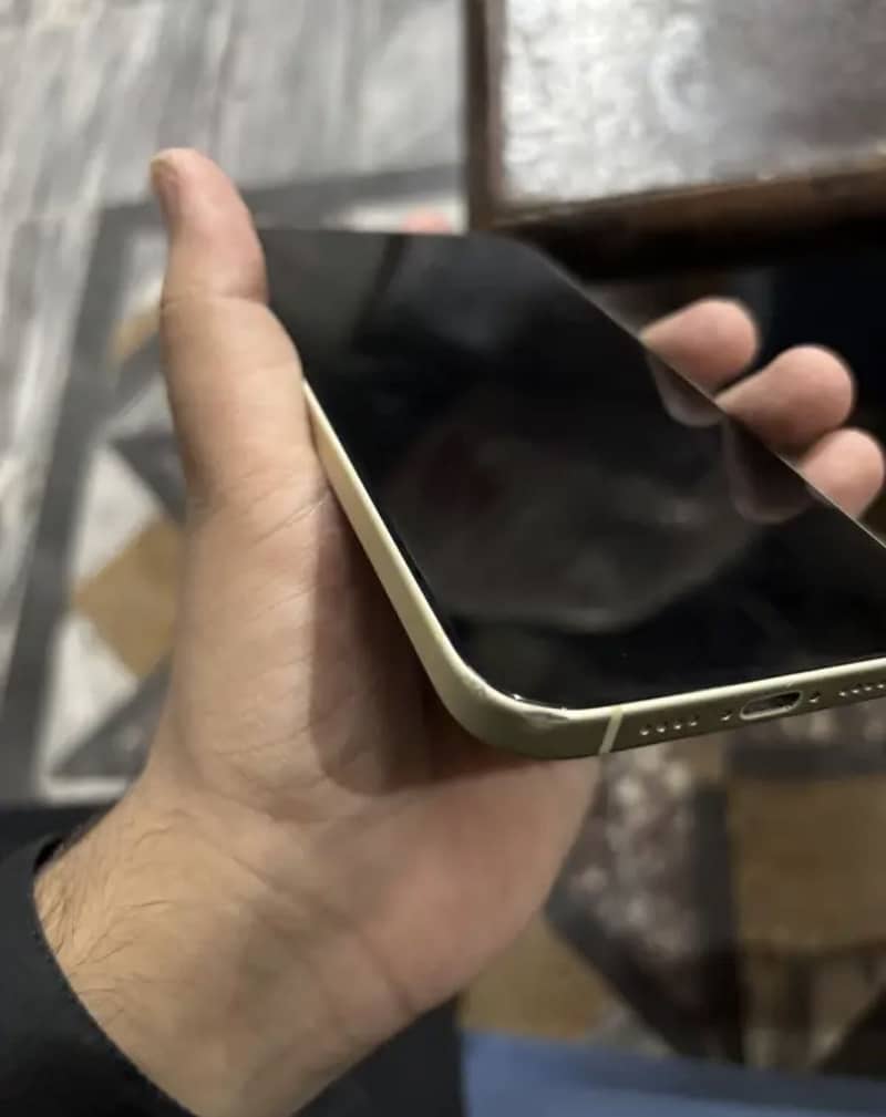 Apple iPhone 15 plus 1