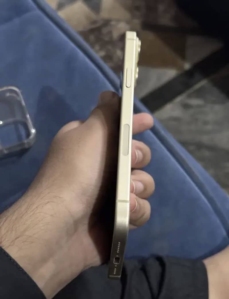 Apple iPhone 15 plus 2