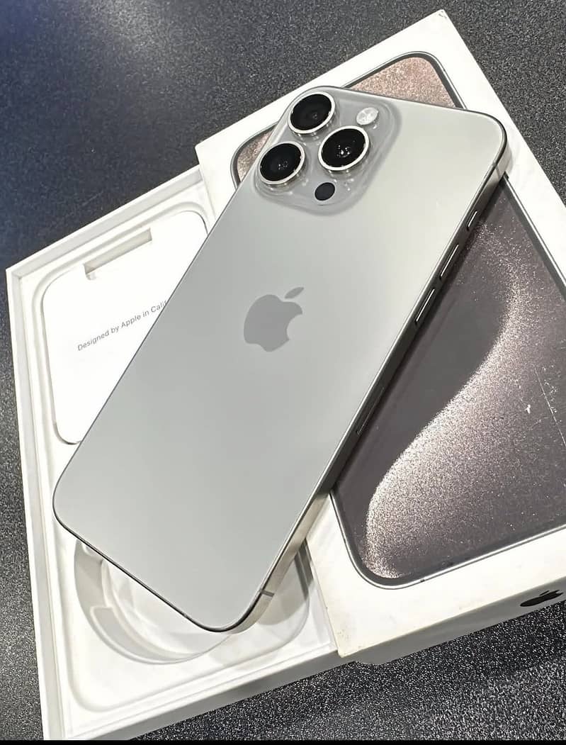 Apple iPhone 15 Pro Max 1