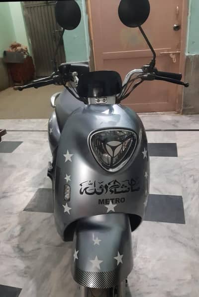 I'm selling my Metro M6 model Scooty Graphene battery wala. 03430505355