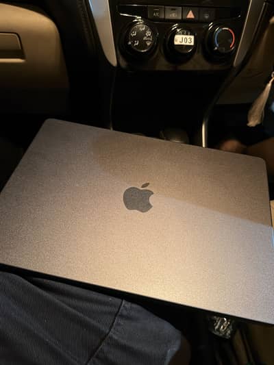 MacBook Pro 14 inch m3pro chip 18gb ram/ 1tb