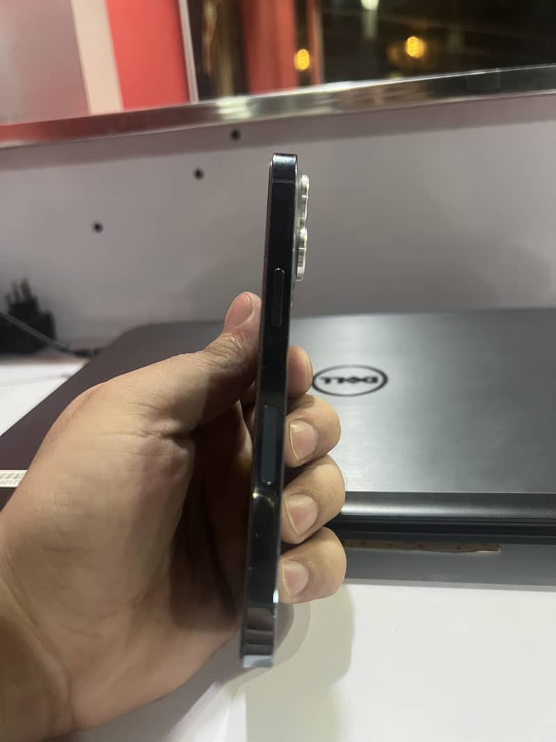 Apple iPhone 13 Pro 1