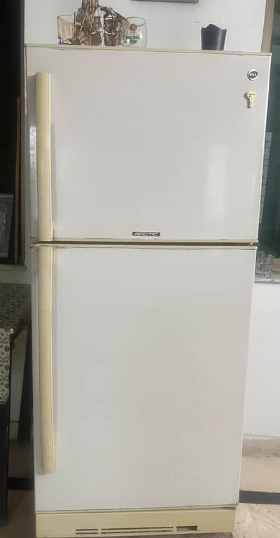 pell company ka fridge P good condition
