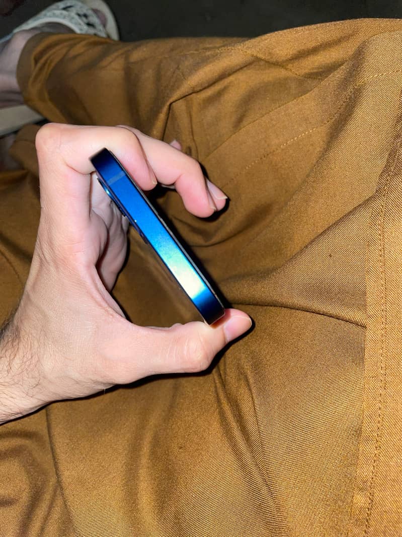 Apple iPhone 12 5