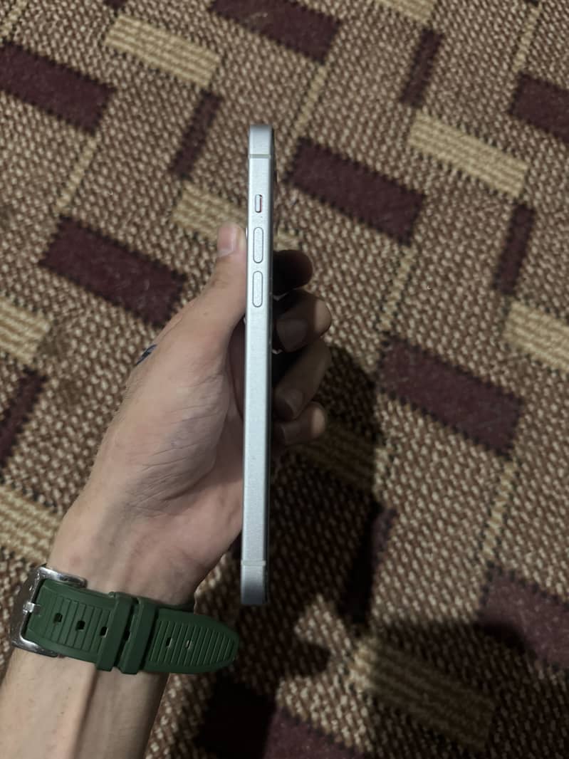 Apple iPhone 15 plus 5