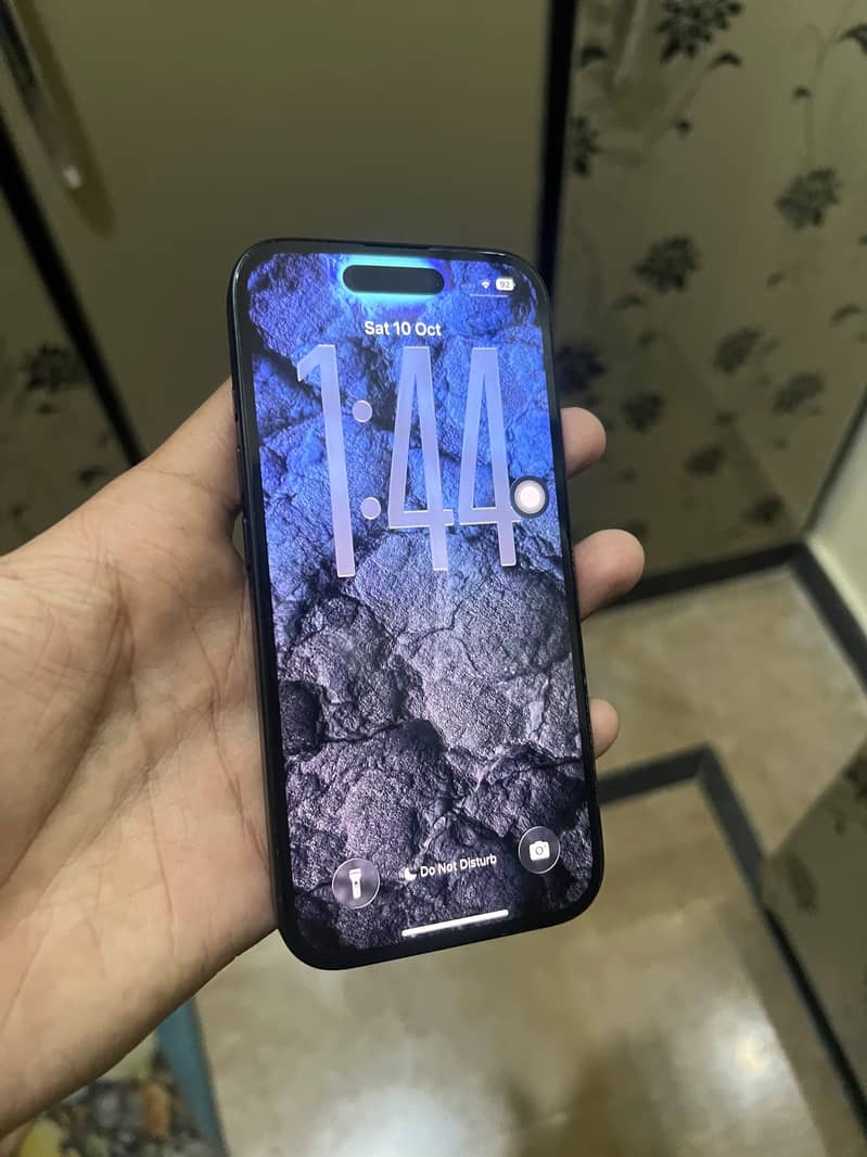 Apple iPhone 16 5