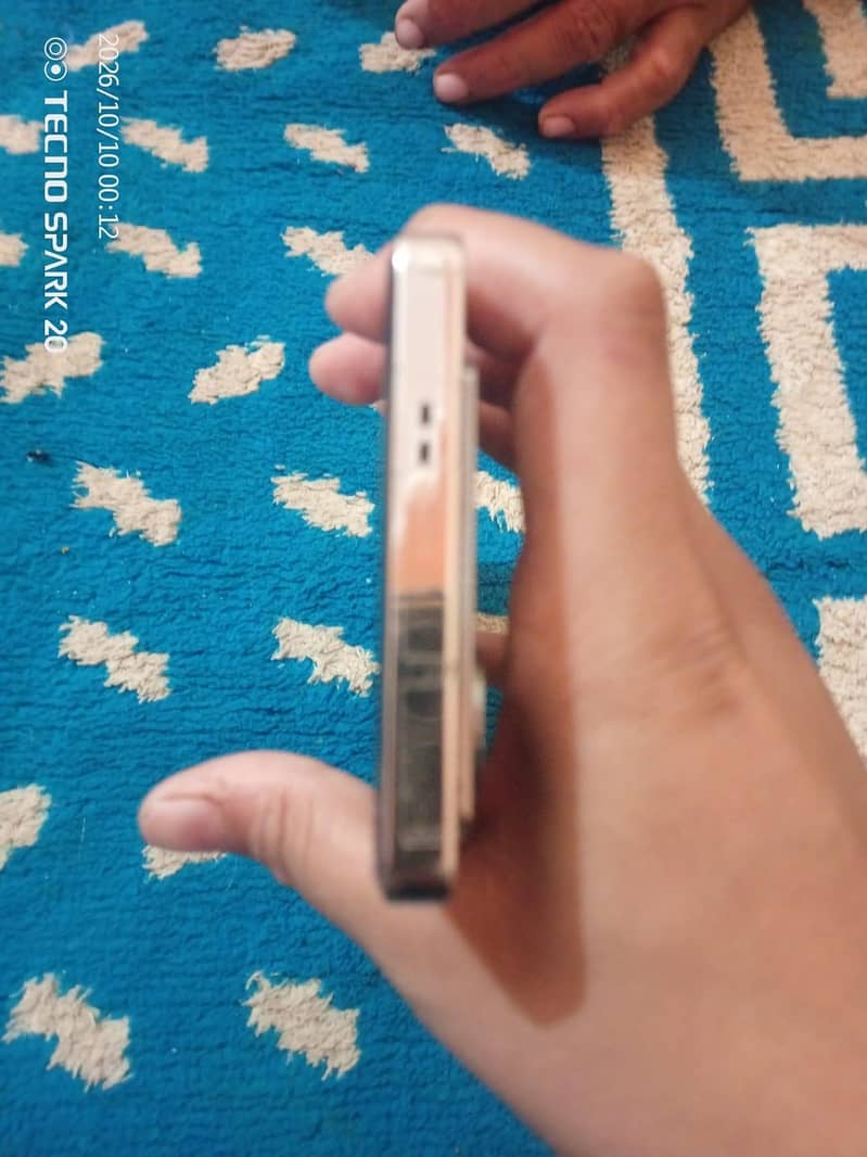 Infinix Note 40 5