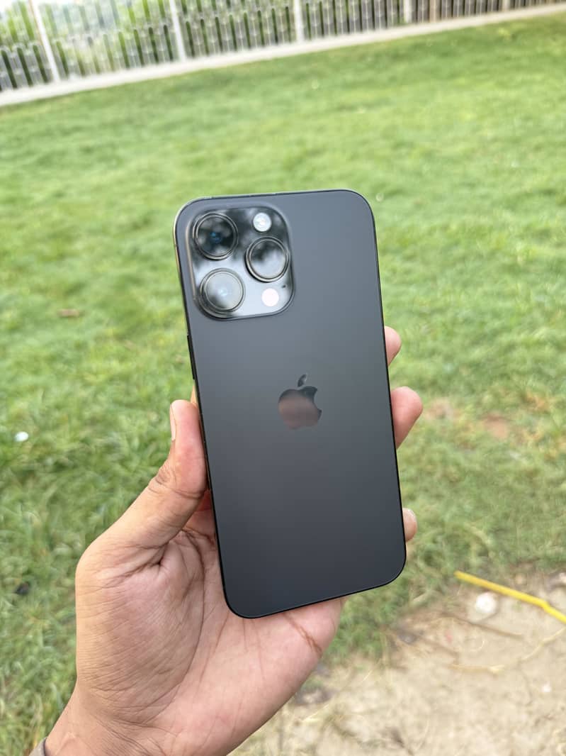 Apple iPhone 14 Pro Max 0