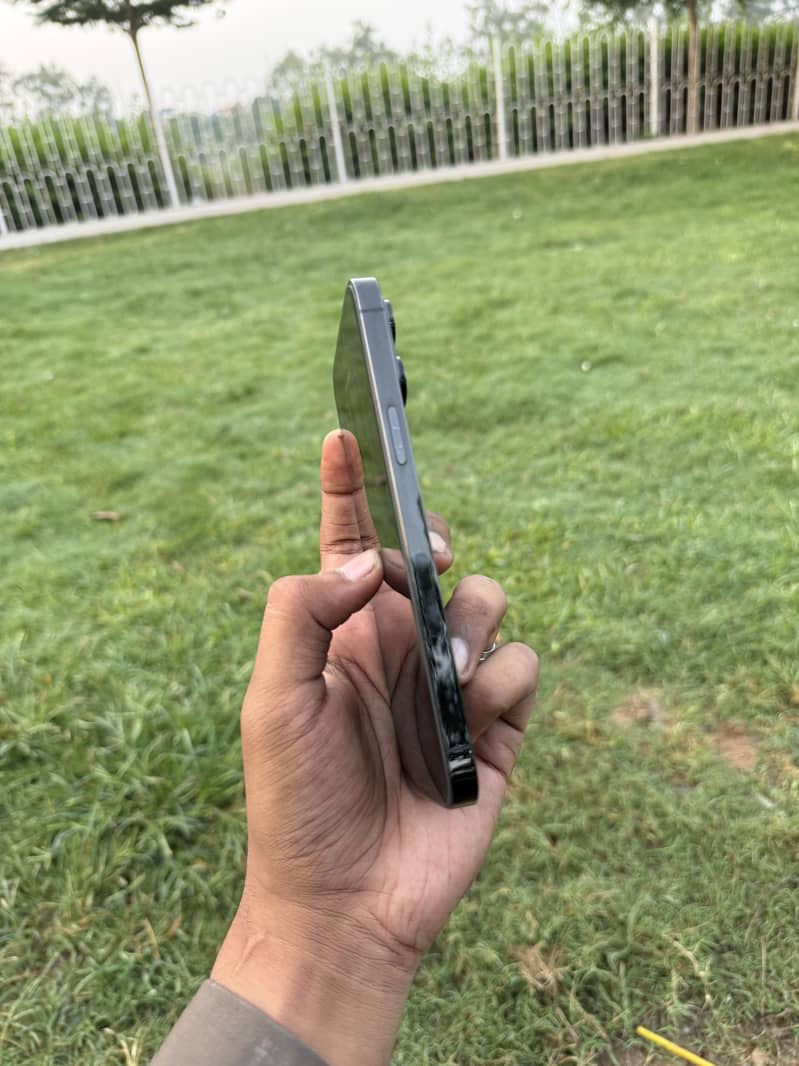 Apple iPhone 14 Pro Max 1