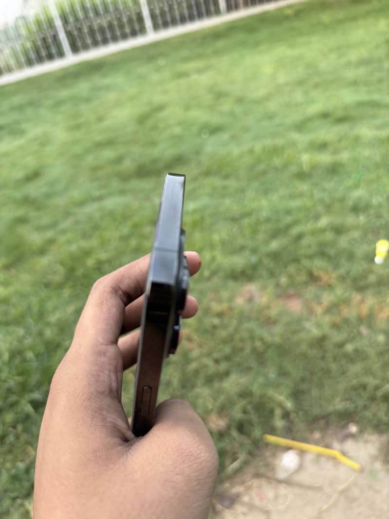 Apple iPhone 14 Pro Max 3