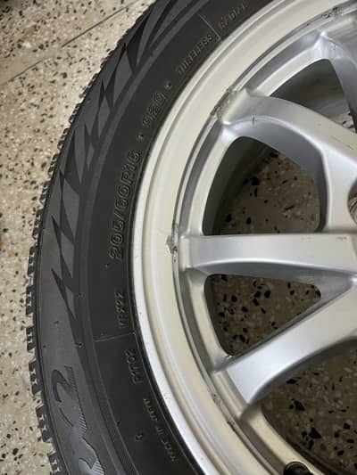 I want to sell my brand new tyres winter gutti waly hain