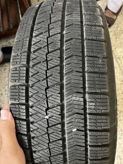 I want to sell my brand new tyres winter gutti waly hain