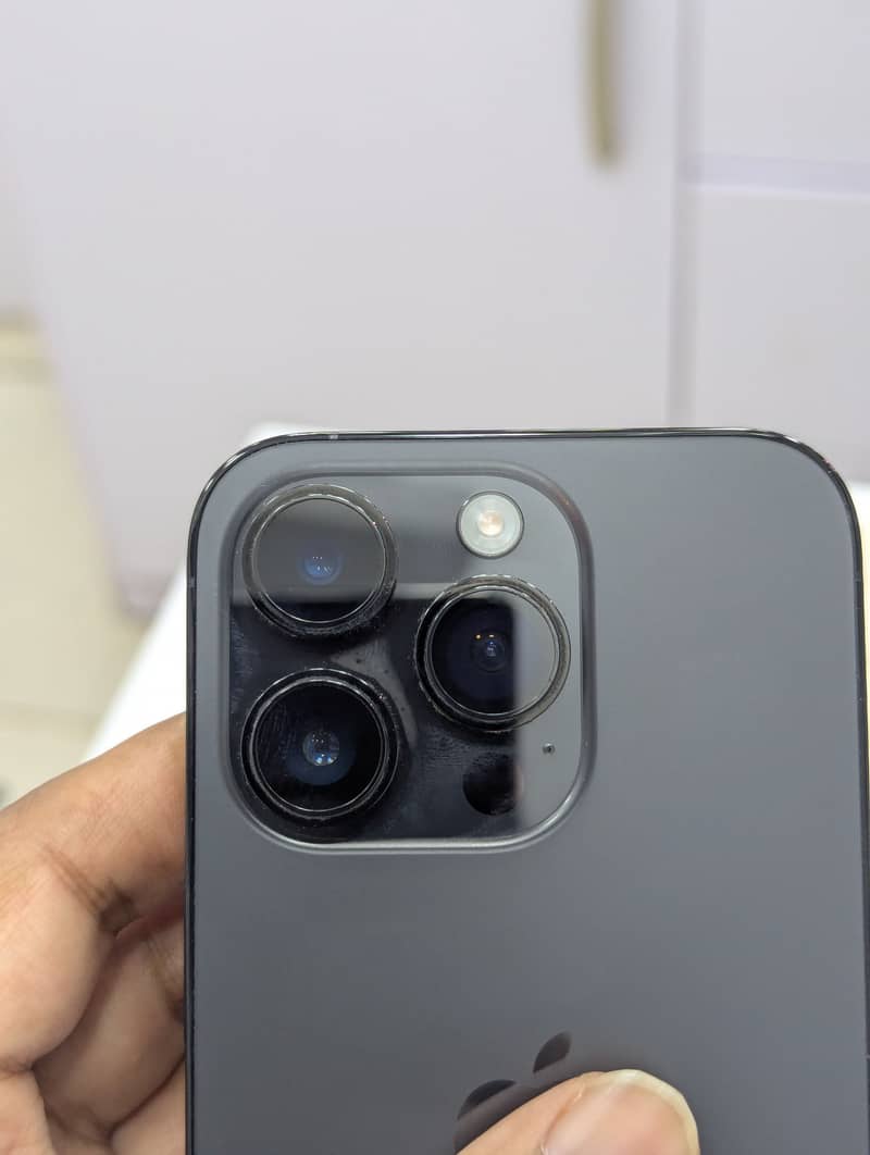 Apple iPhone 14 Pro 1