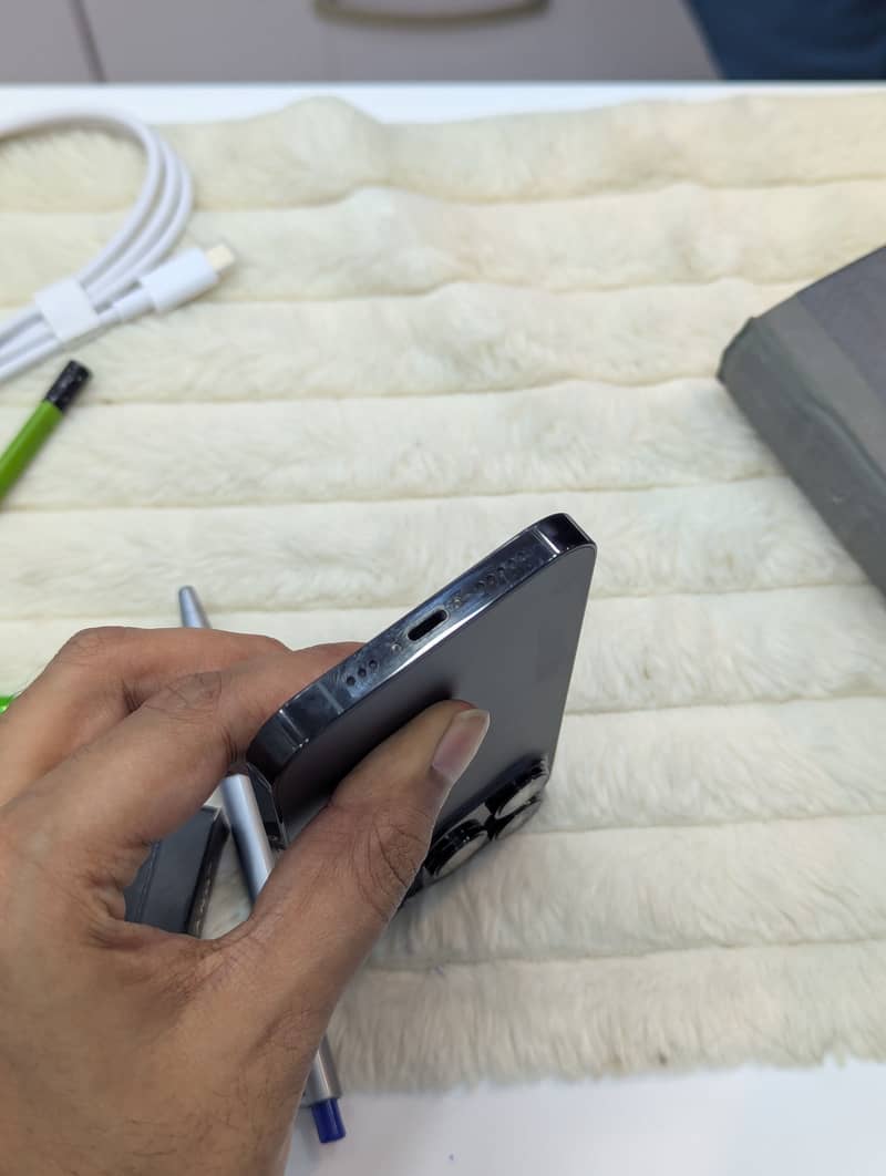 Apple iPhone 14 Pro 4