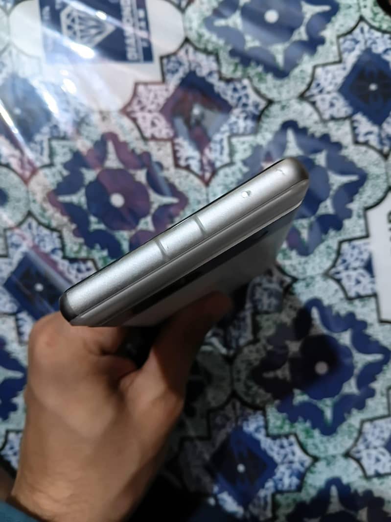Google Pixel 7a 4