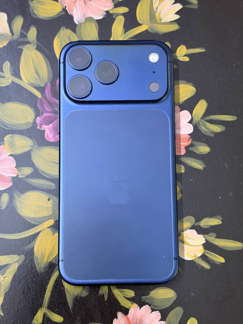 Apple iPhone 17 Pro Max 1