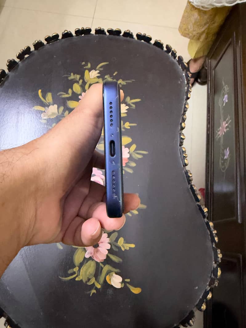 Apple iPhone 17 Pro Max 4