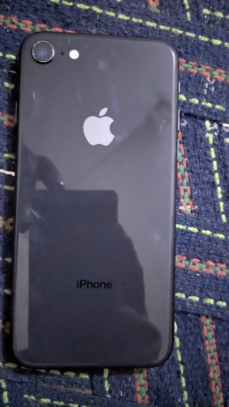Apple iPhone 8 1