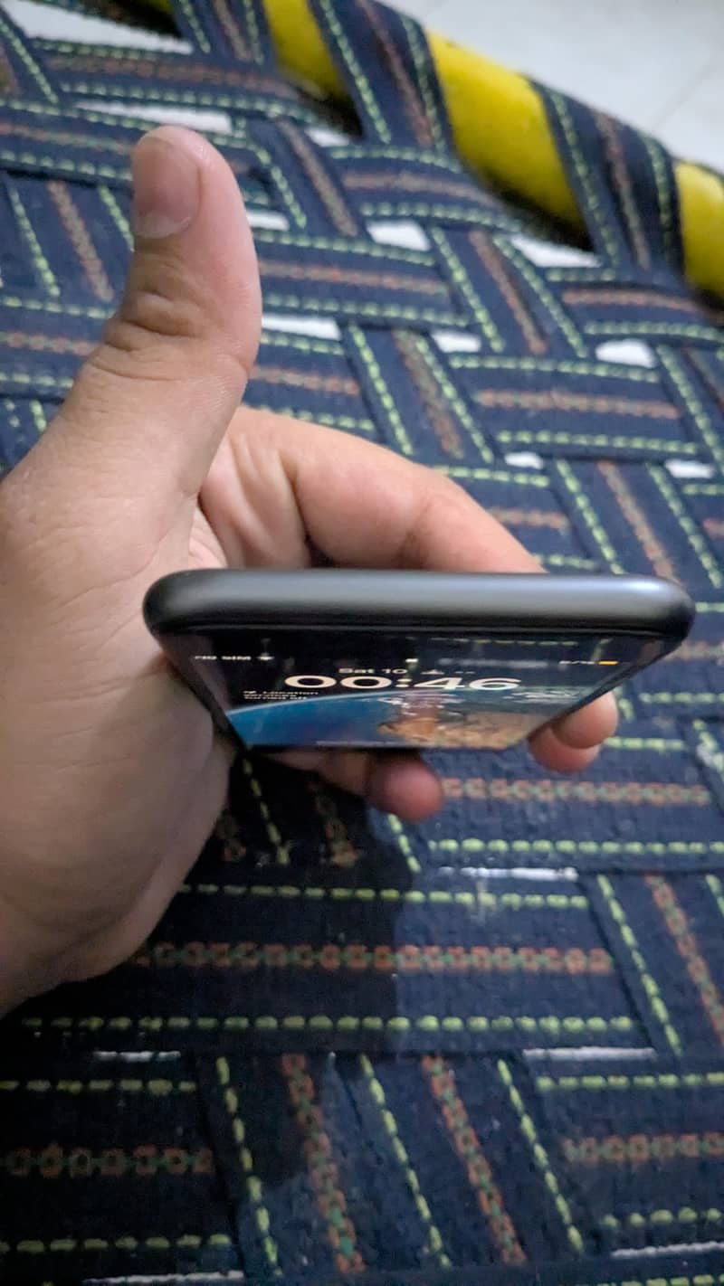 Apple iPhone 8 3