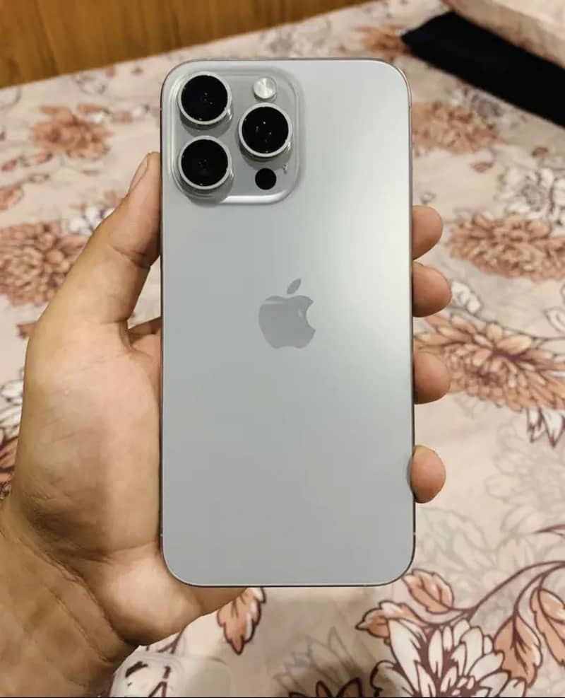 iphone 15 pro max 1