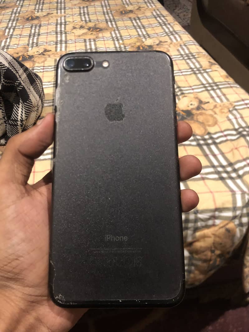 Apple iPhone 7 Plus.   32bg 1