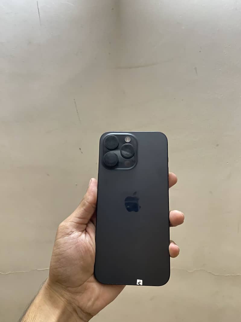 Apple iPhone 15 Pro Max 0