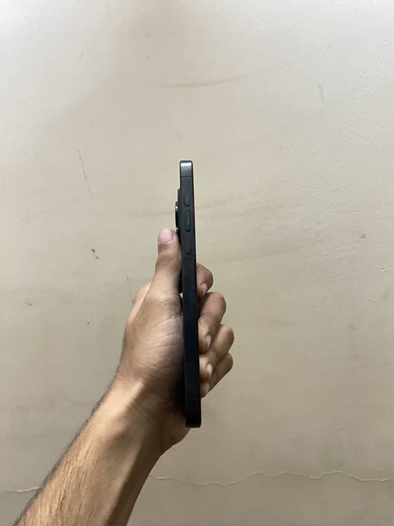 Apple iPhone 15 Pro Max 5