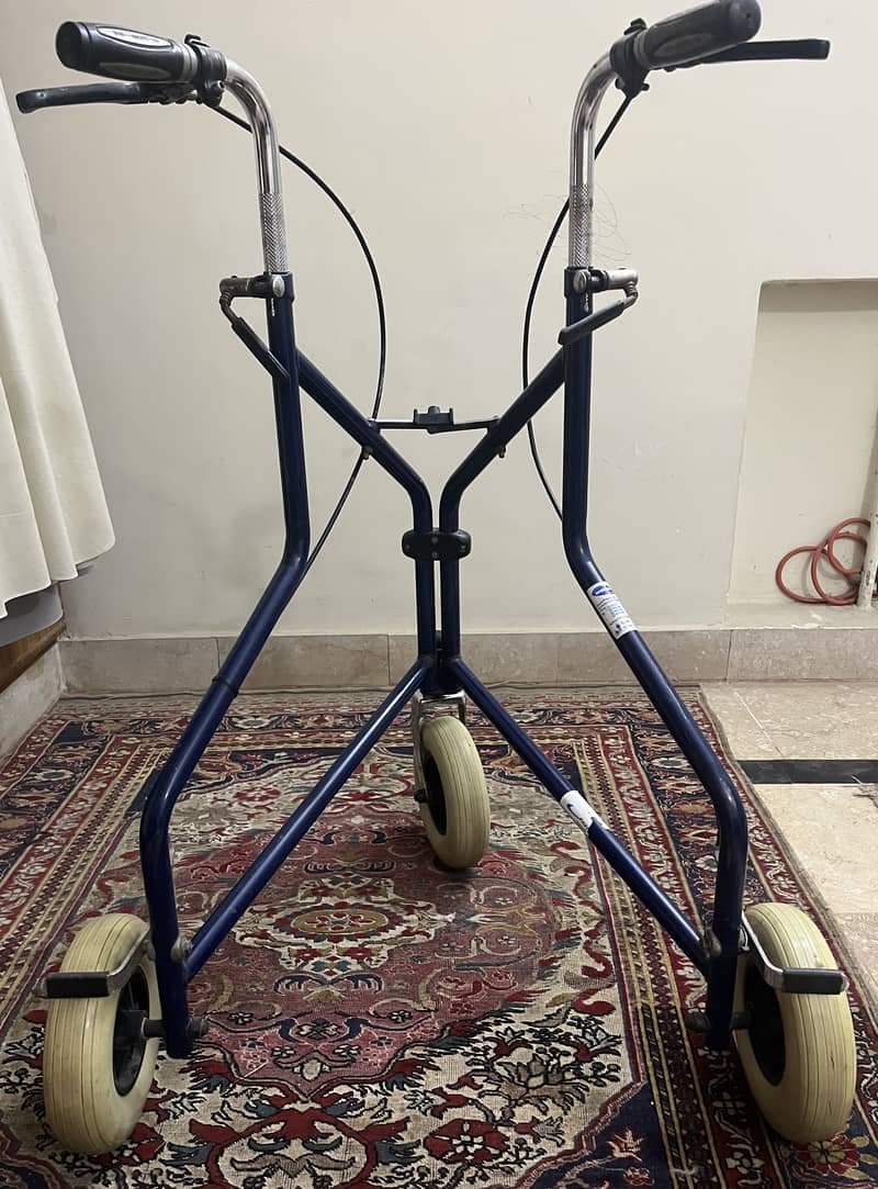 Mobility Walker for elderly persons 1