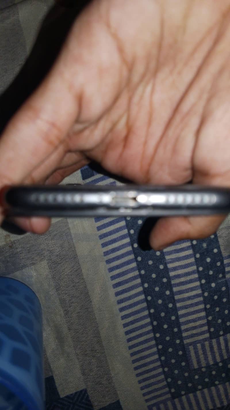 Apple iPhone 8 3
