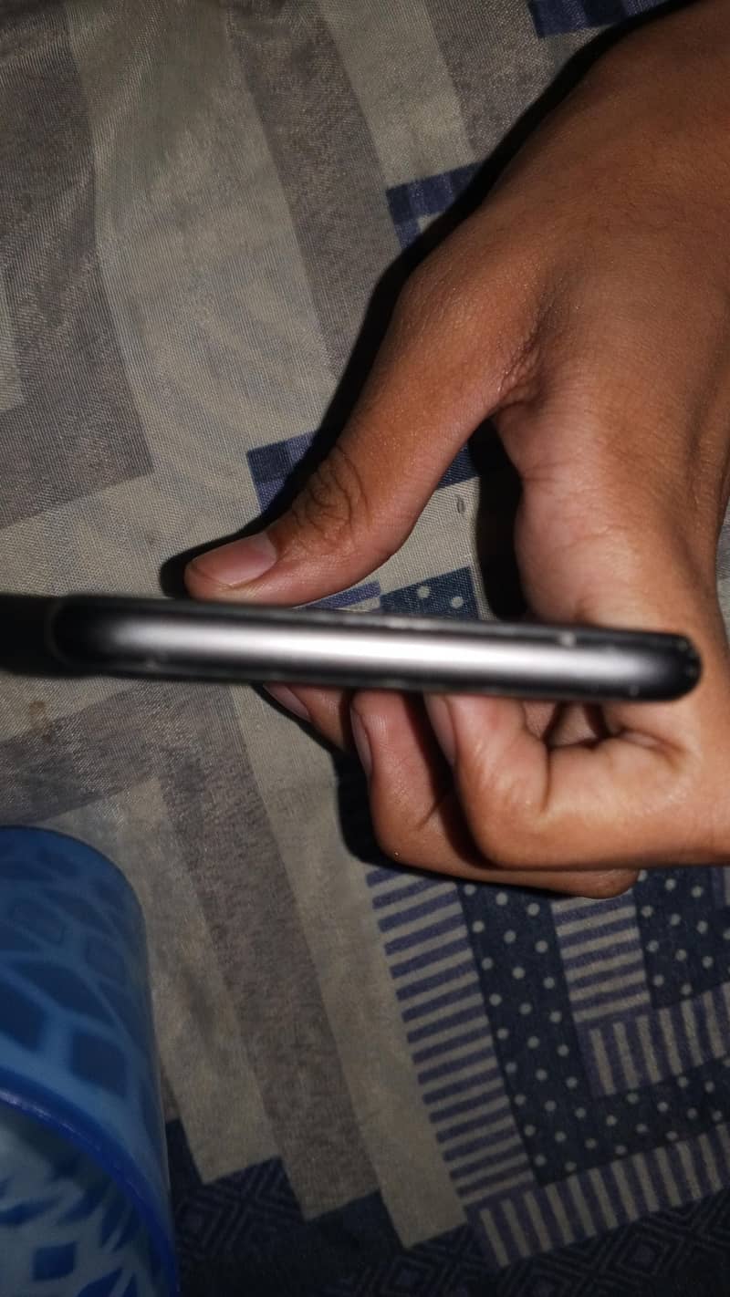 Apple iPhone 8 4