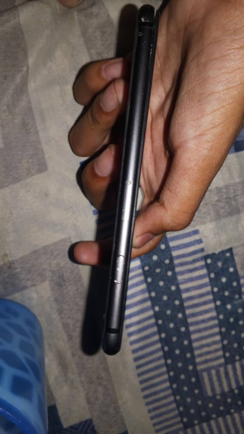 Apple iPhone 8 5