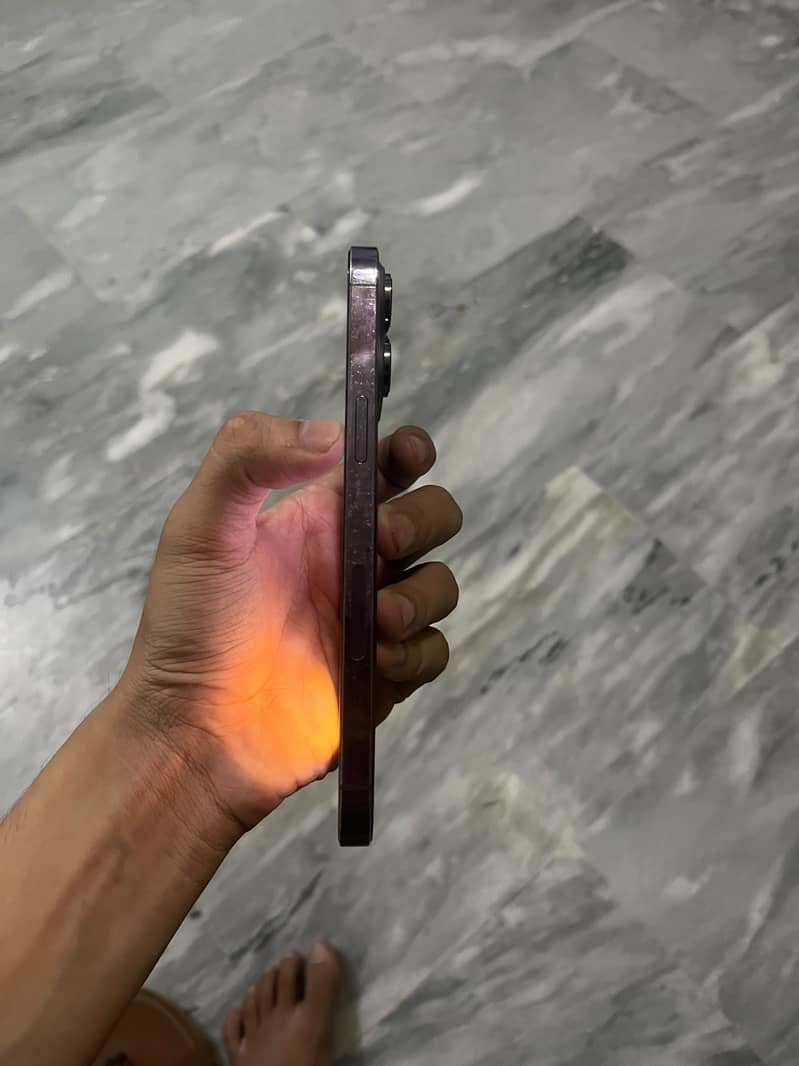 iPhone 14 Pro Max 4