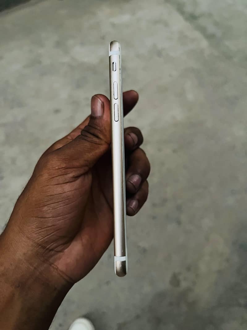 Apple iPhone 7 3