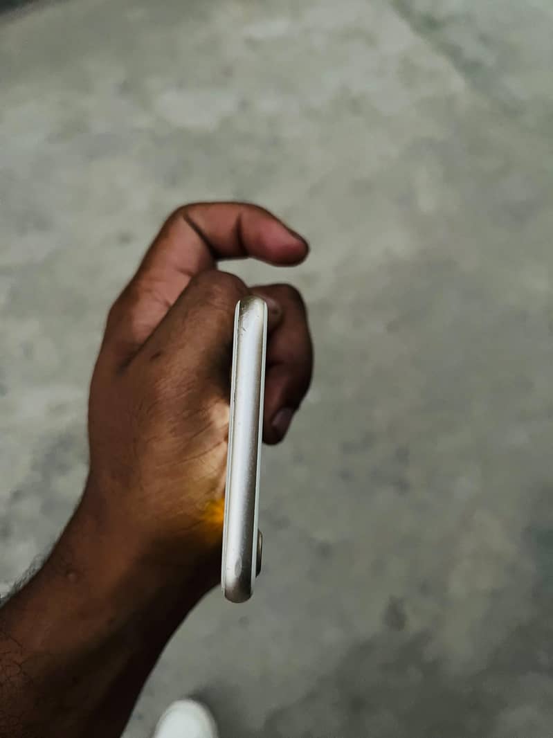 Apple iPhone 7 4