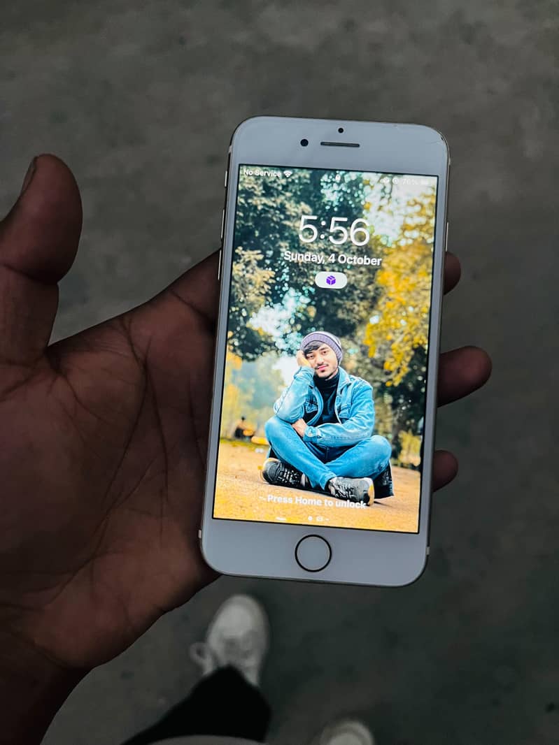 Apple iPhone 7 10