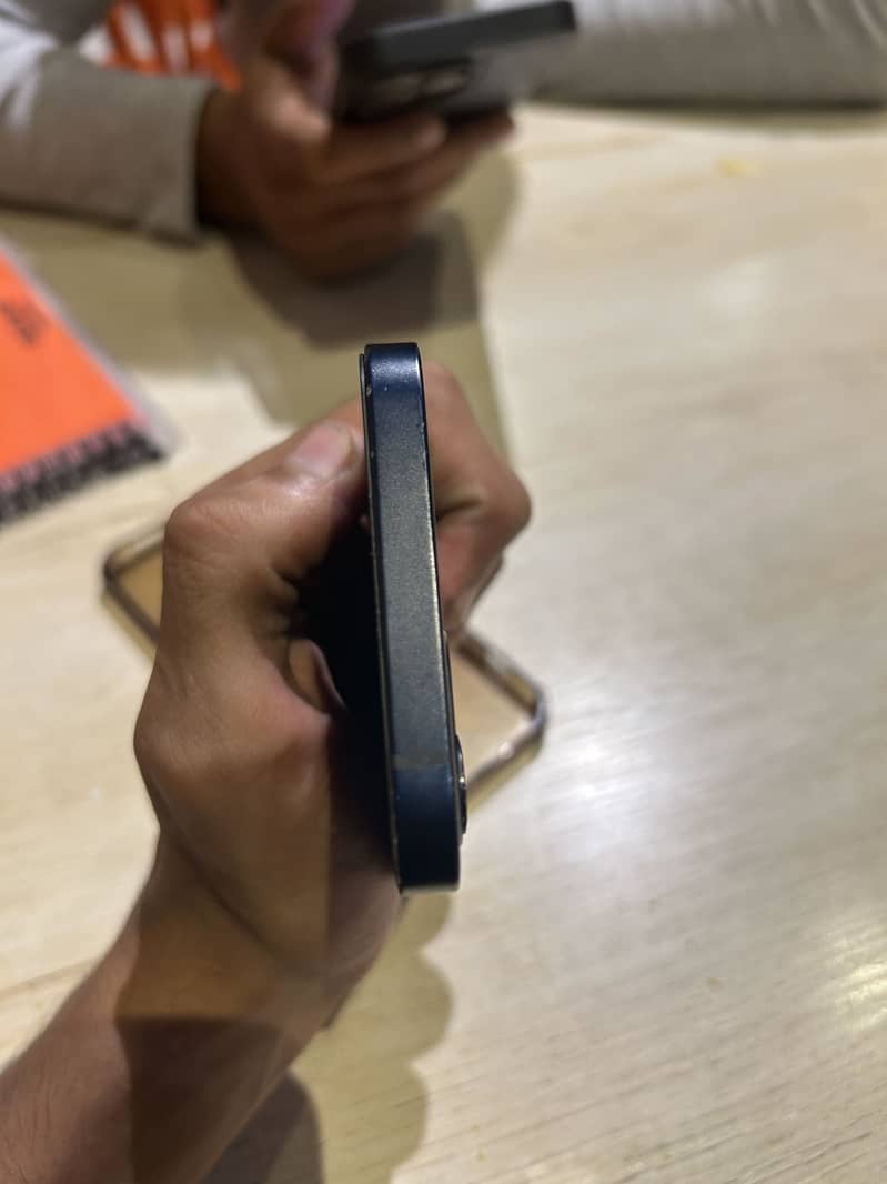 Apple iPhone 12 7
