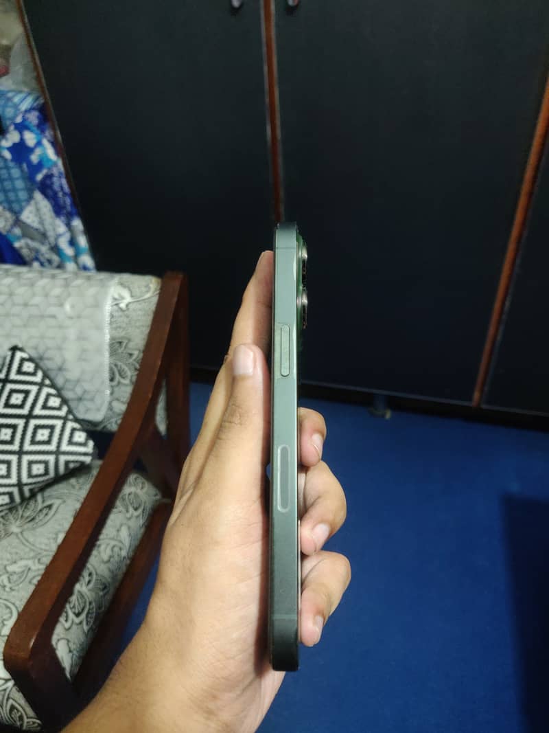 Apple iPhone 13 Pro 2
