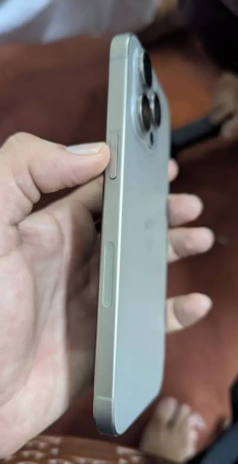 Apple iPhone 15 Pro Max 1