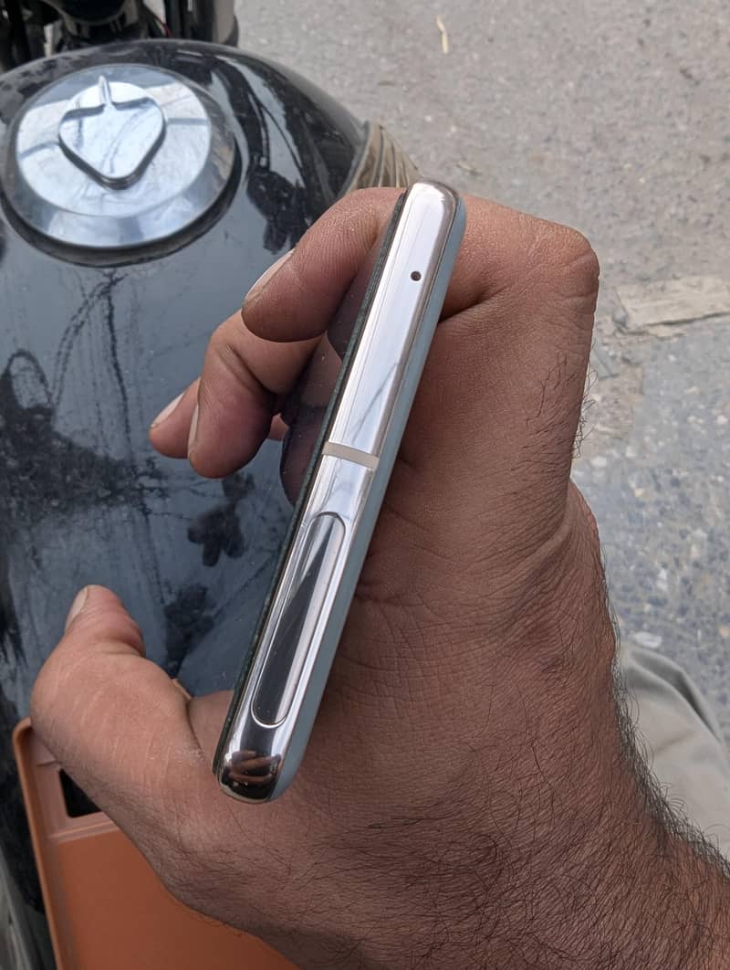 Google Pixel 7 Pro 6