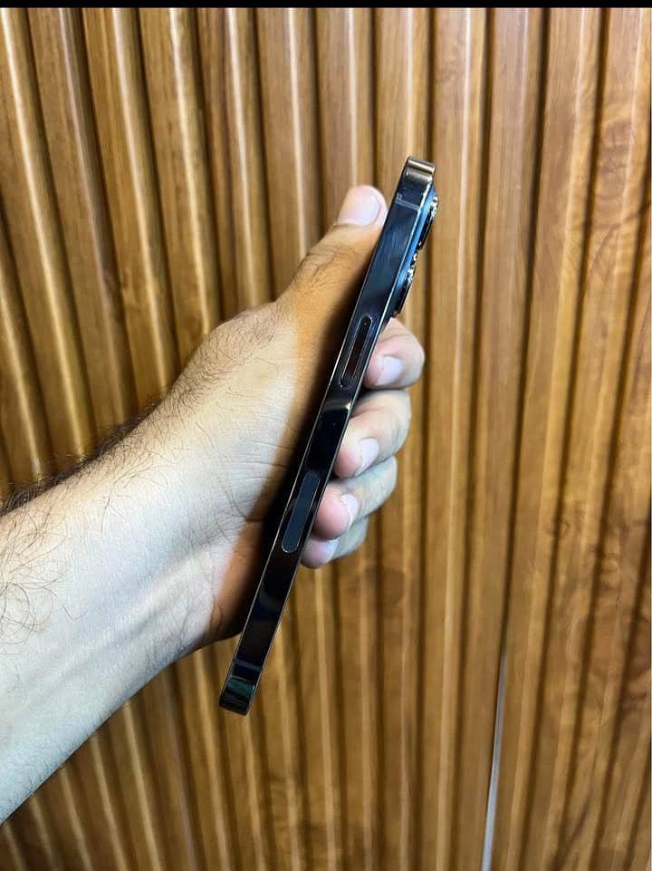 Apple iPhone 13 Pro 2