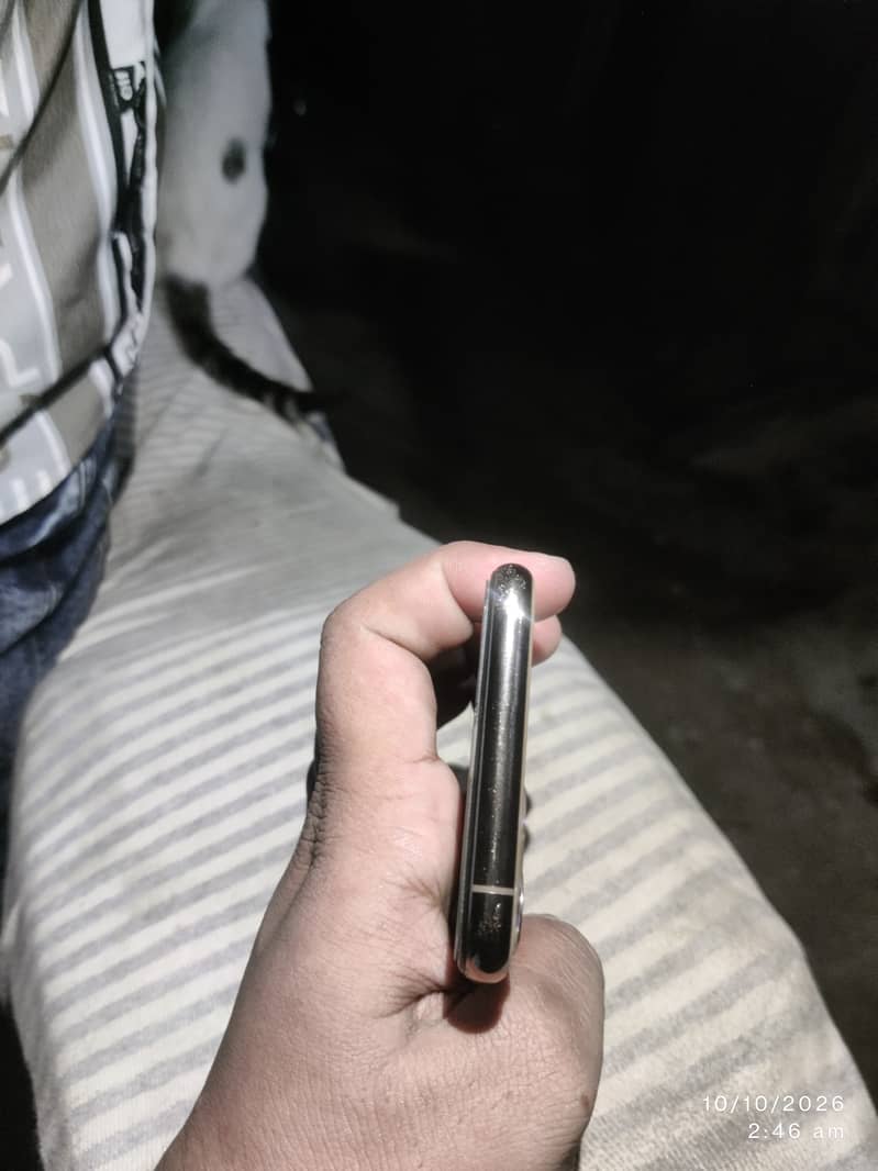 Apple iPhone 11 Pro 0
