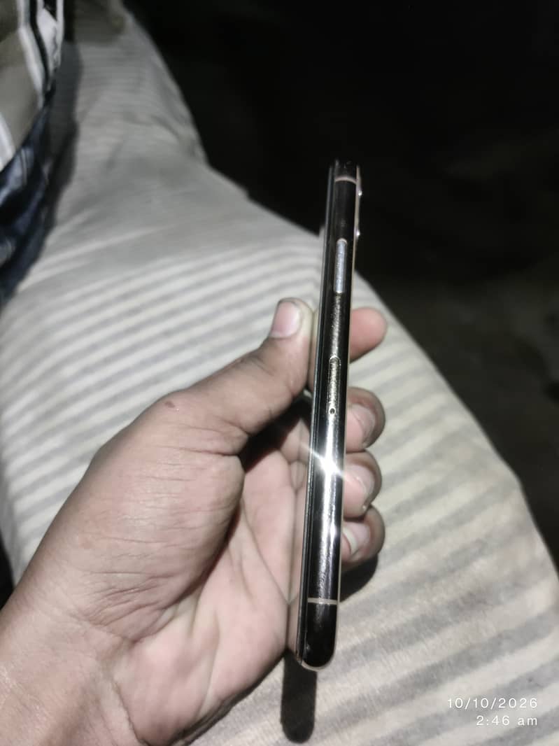 Apple iPhone 11 Pro 6