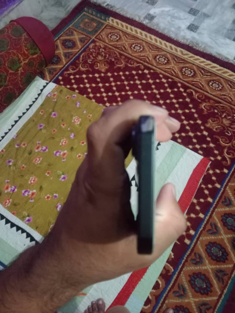iPhone 16 jv 3