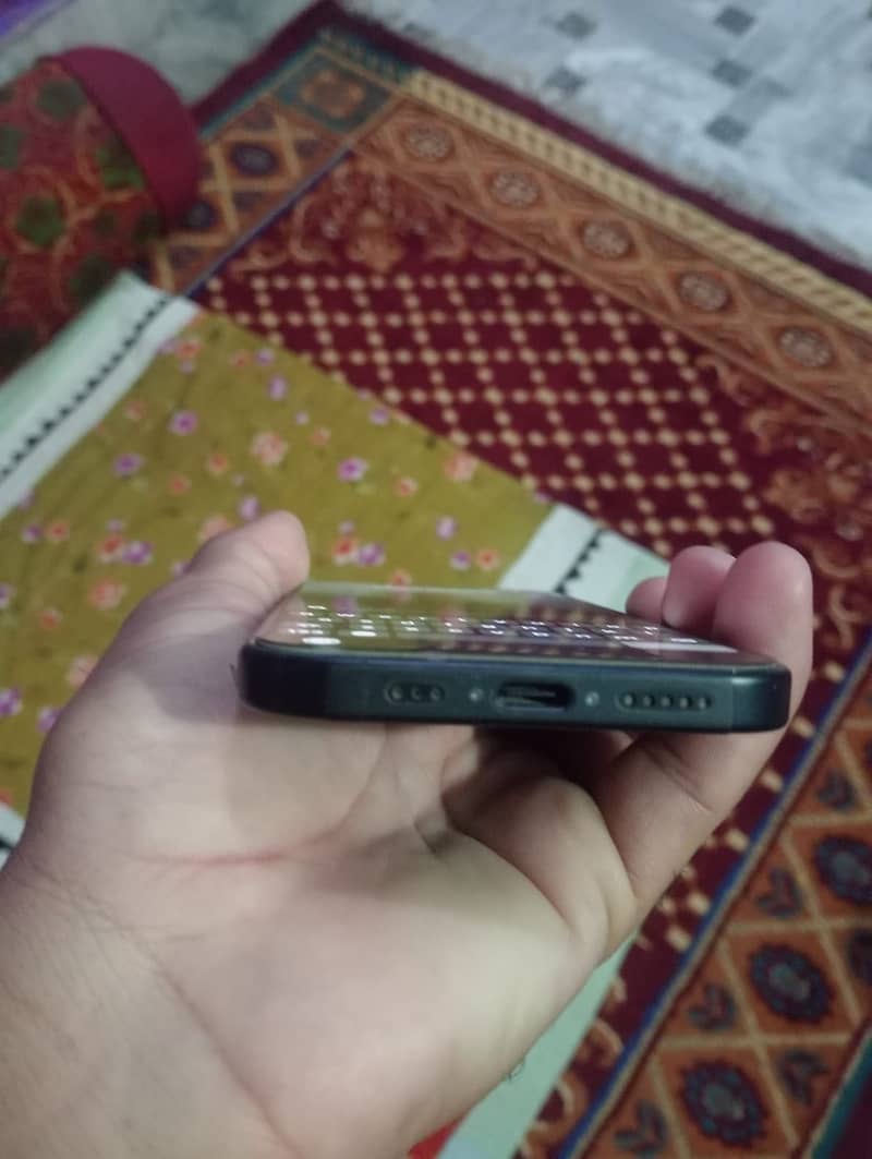 iPhone 16 jv 4