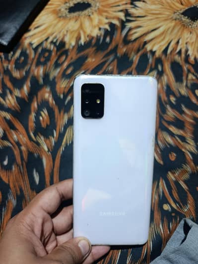 Samsung Mobile A51.6GB ram 128GB memory